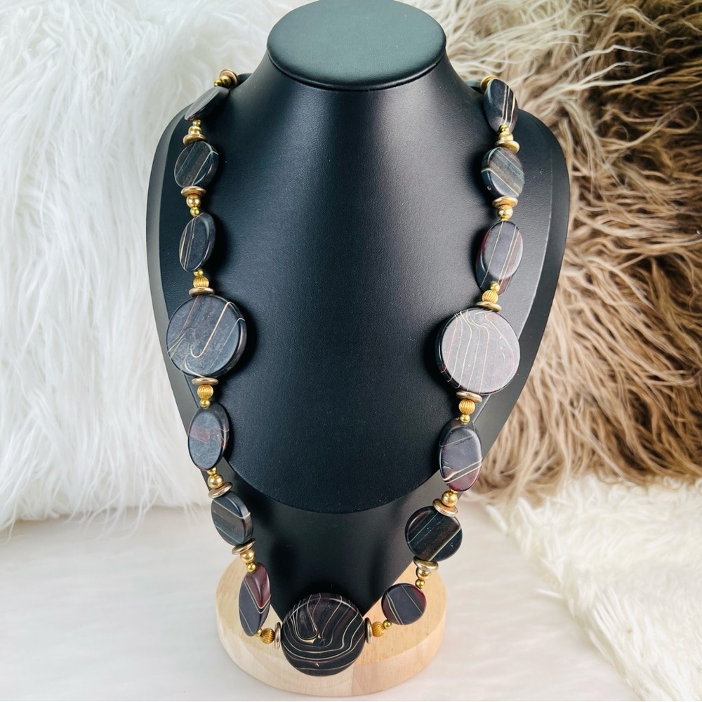 Pretty black swirl, and goldtone costume necklace